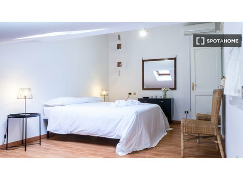 Apartamento de 1 dormitorio en alquiler en Bolonia - Pisos