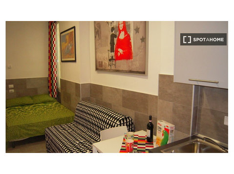 Acogedor apartamento estudio con aire acondicionado para… - Pisos