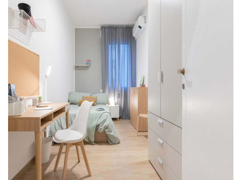 Stanza in Via Cesare Boldrini - Apartments