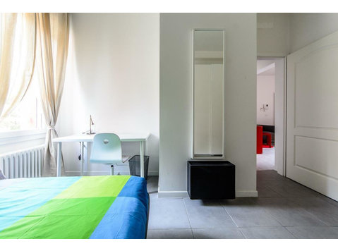 Stanza in Via Oreste Regnoli - Apartments