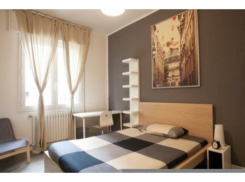 Stanza in Via delle Lame - Apartments