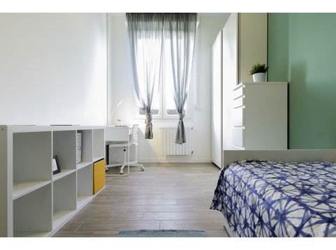 Stanza in Viale Alfredo Oriani - Apartments