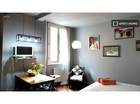 Studio apartment for rent in Bologna - Apartamentos