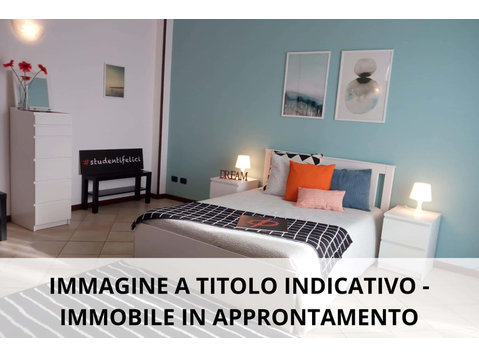 Via Dei Bibiena n 4 - Stanza 159 - 아파트