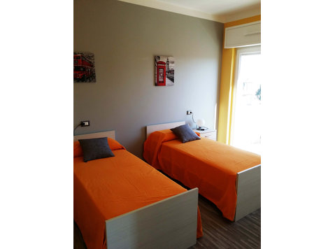 Room in Via Pola, Udine for 80 m² with 2 bedrooms - Квартиры