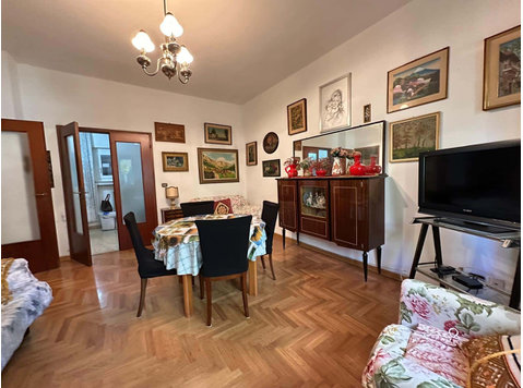 Via del Lloyd, Trieste di 134 m² con 3 camere - Apartments