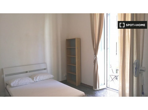Alluring room in apartment in Nomentano, Rome - Под Кирија