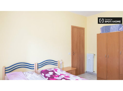 Bed for rent in shared room in 2-bedroom apartment in Rome - For Rent