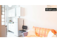 Bed for rent in shared room in 2-bedroom apartment in Tiburt - Kiadó