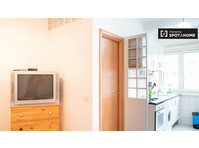 Letto in affitto in una stanza condivisa in appartamento… - In Affitto