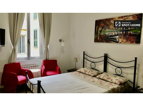 Bright room to rent in Rione XVII Sallustiano, Rome - За издавање