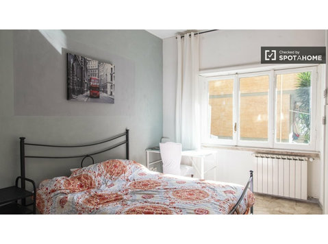 Charming room for rent in Monte Sacro, Rome - Aluguel