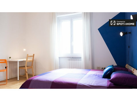Colorful room for rent in Centocelle, Rome - For Rent