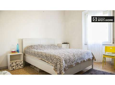 Monte Sacro, Roma'daki 2 yatak odalı dairede konforlu oda - Kiralık