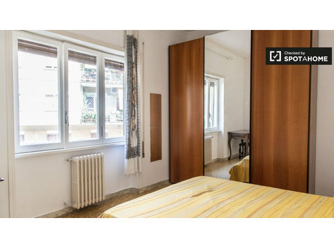 Przytulny pokój w apartamencie z 3 sypialniami w Aurelio,… - Do wynajęcia
