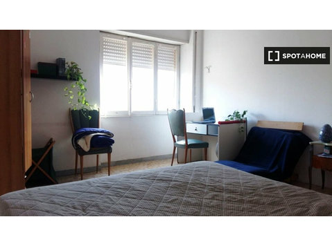 Quarto acolhedor em apartamento em Pigneto, Roma - Aluguel