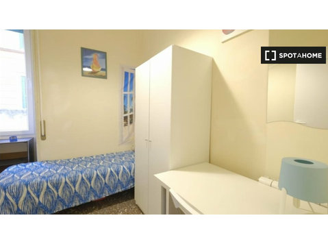 Habitación amueblada en un apartamento de 4 dormitorios en… - Alquiler