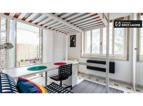 Modernes Zimmer zu vermieten in einer Wohnung in Triest, Rom - Zu Vermieten