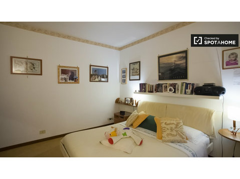 Room for rent in 3-bedroom apartment in La Giustiniana - برای اجاره