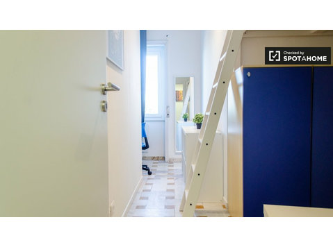 Room for rent in 7-bedroom apartment in Trieste, Rome - برای اجاره