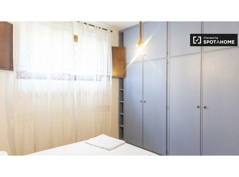 Zimmer zu vermieten in Wohnung mit 2 Schlafzimmern in Rom - Zu Vermieten