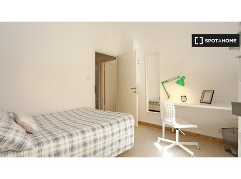 Room for rent in apartment with 4 bedrooms in Rome -  வாடகைக்கு 