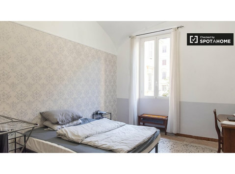 Chambre à louer dans un appartement avec 4 chambres à Rome - À louer
