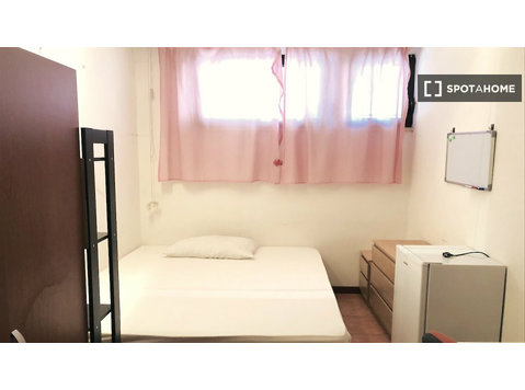 Room for rent in residence hall in Portuense, Rome - De inchiriat