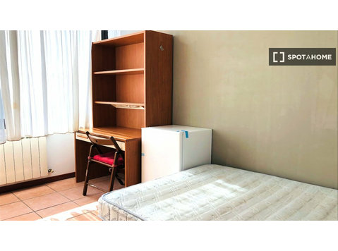 Room for rent in residence hall in Portuense, Rome - 出租