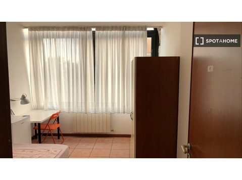 Se alquila habitación en residencia en Portuense, Roma - Alquiler