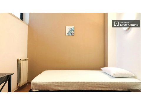 Zimmer zu vermieten im Wohnheim in Portuense, Rom - Zu Vermieten