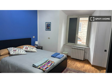 Zimmer in einer Wohngemeinschaft in Rom - Zu Vermieten