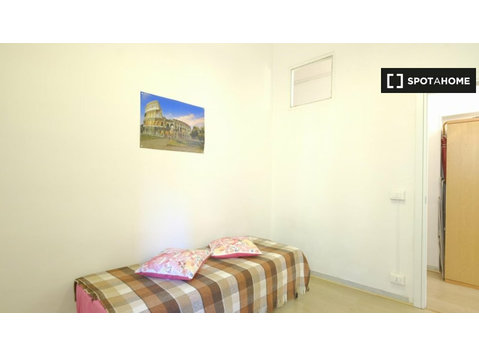 Room in shared flat for rent in Prati, Rome - השכרה