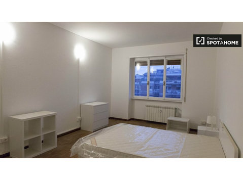 Zimmer zur Miete in 4-Zimmer-Wohnung in Monteverde, Rom - Zu Vermieten