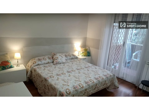 Rooms for rent in 6-bedroom apartment in Trastevere, Rome - 	
Uthyres