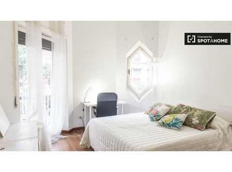 Rooms for rent in 6-bedroom apartment in Trastevere, Rome - Til Leie