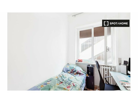 Zimmer zu vermieten in Wohnung mit 5 Zimmern in Ostiense,… - Zu Vermieten