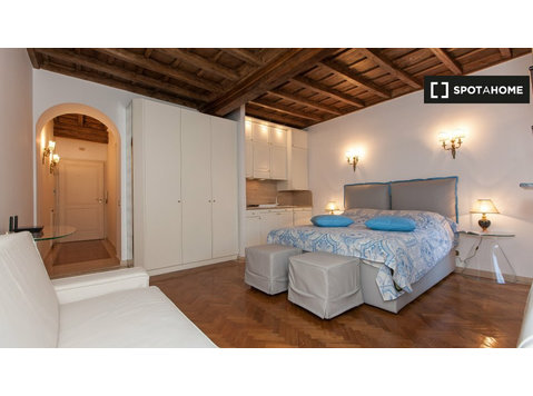 Lorenteggio, Roma'da kiralık 1 odalı daire - Apartman Daireleri