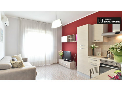 Apartamento de 1 dormitorio en alquiler en EUR, Roma - Pisos