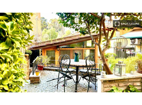 1-Zimmer-Wohnung zur Miete in Monteverde Vecchio. - Wohnungen