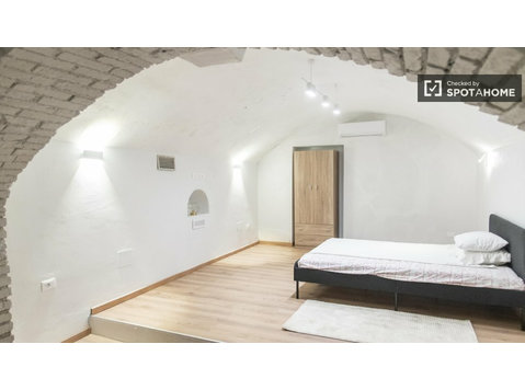 1-Zimmer-Wohnung zur Miete in Rione Regola, Rom - Wohnungen