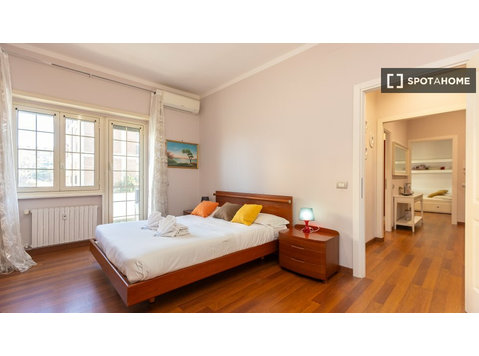 Apartamento de 1 dormitorio en alquiler en Roma - Pisos