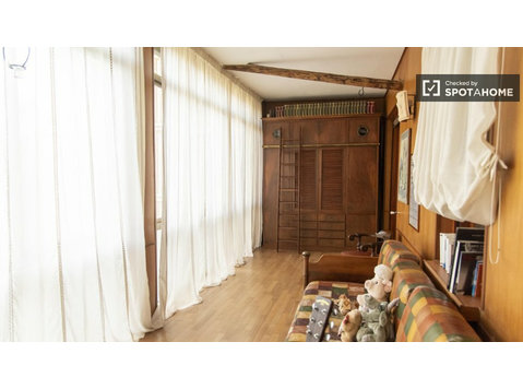 Appartamento con 1 camera da letto in affitto a… - Appartamenti