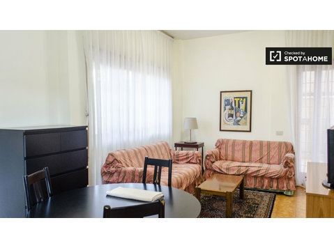 Apartamento de 1 dormitorio en alquiler en Torrino, Roma - Pisos