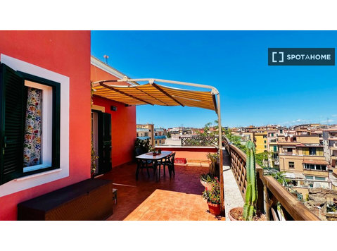 Appartement 2 pièces à louer à Centocelle, Rome - Appartements