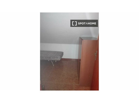 Appartamento con 2 camere da letto in affitto a Formia, Roma - Appartamenti
