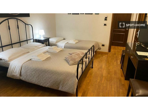 Appartamento con 2 camere da letto in affitto nel Rione… - Appartamenti