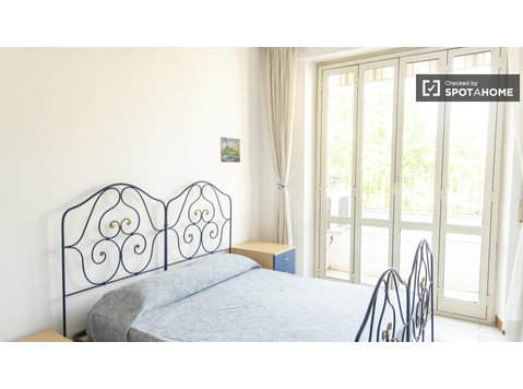 Appartement de 2 chambres à louer à Tuscolano Nord, Rome - Appartements