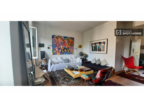 2-bedroom flat in Trastevere - דירות
