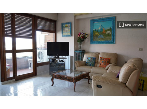 Appartement de 3 chambres à louer à Aurelio Nord, Rome - Appartements